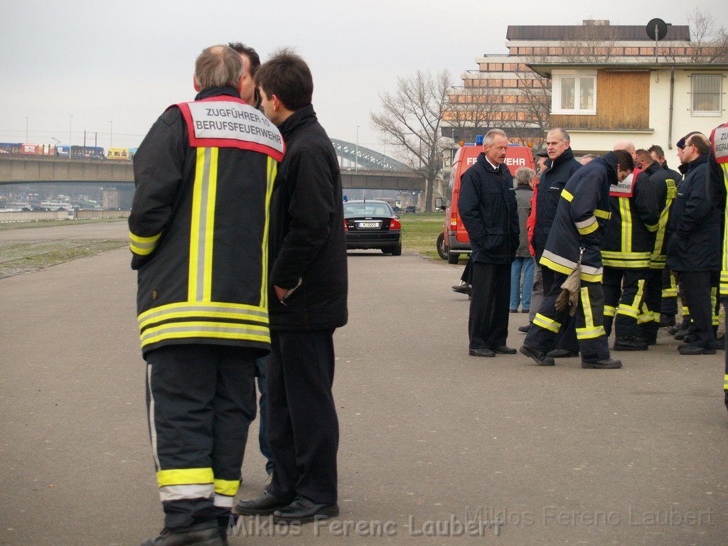 Neue LF`s fuer Koeln Uebergabe in Koeln Deutz an den Wachen  P068.JPG